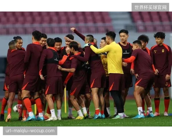 大部分国脚来自国内联赛，球员间的默契配合将是乌兹别克斯坦的一大优势。